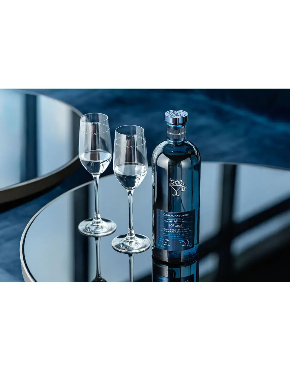 Casa Dragones X Karol G 200 Copas Tequila Añejo Cristalino - Image 3